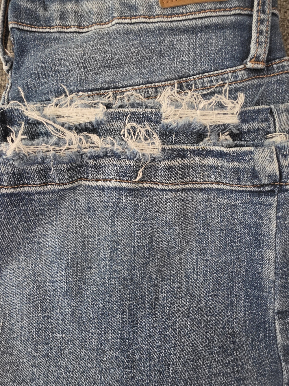 JUDY BLUE MEDIUM WASH HIGH RISE CROP JEAN - Picture 7 of 7